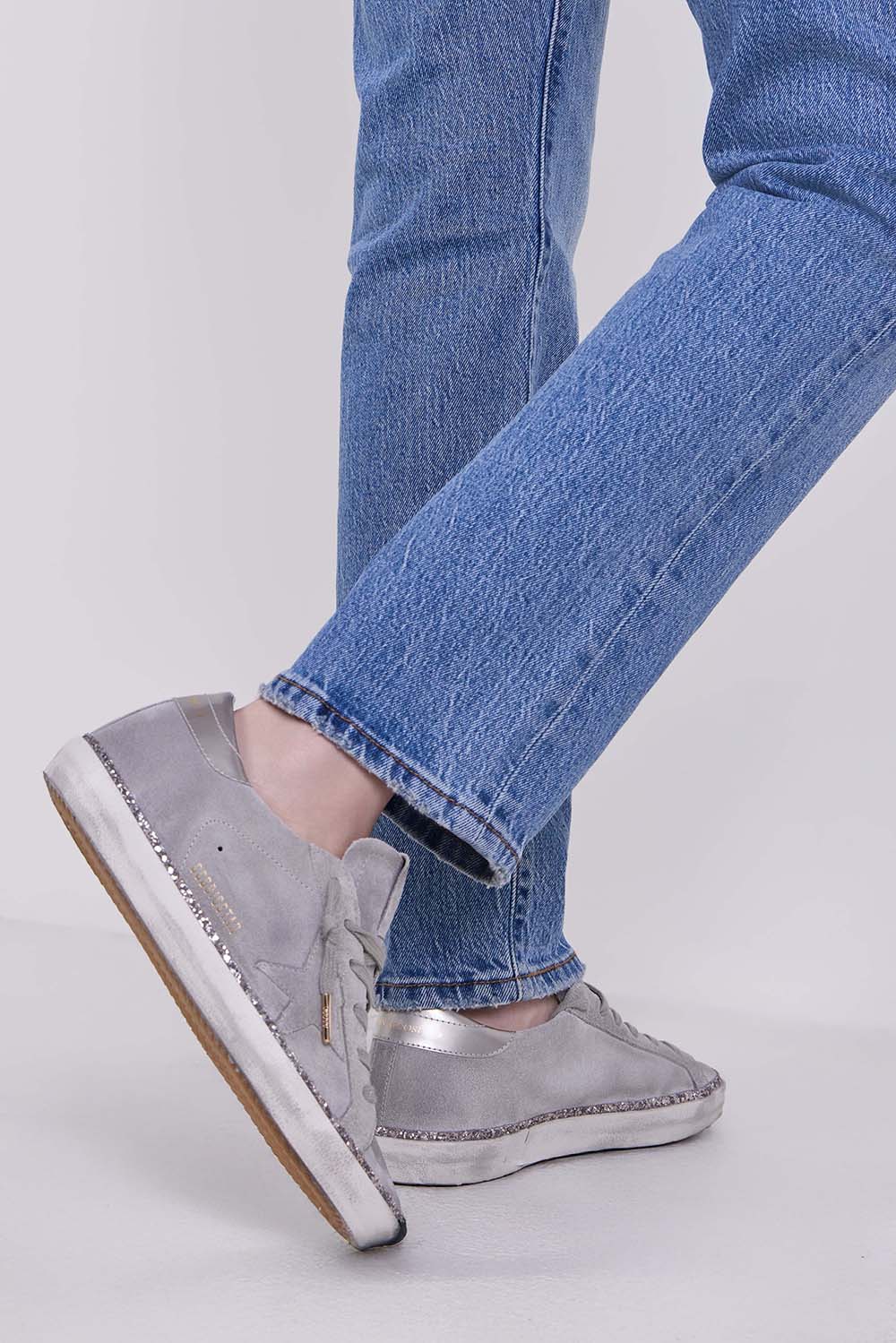 תמונת כל הלוק של נעלי סניקרס סופר סטאר